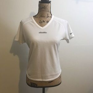 Final Sale- Nike dri -fit white t shirt